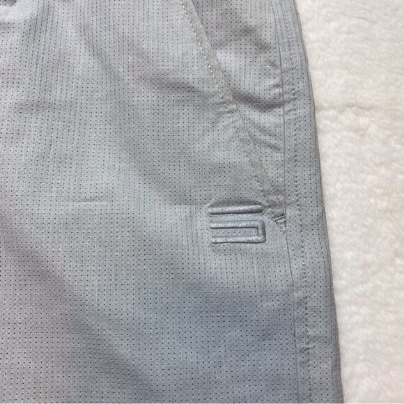 Three Sixty Six Light Gray Shorts Size 28 - Picture 7 of 10